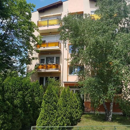 Bazsi Apartman Сиофок Екстериор снимка