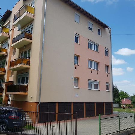 Bazsi Apartman Сиофок Екстериор снимка